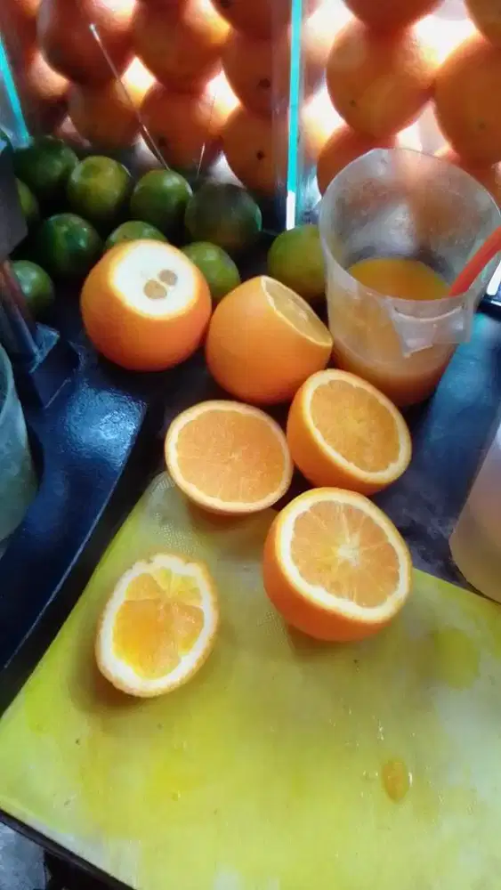 Penjual minuman Jeruk Peras dan Es teh