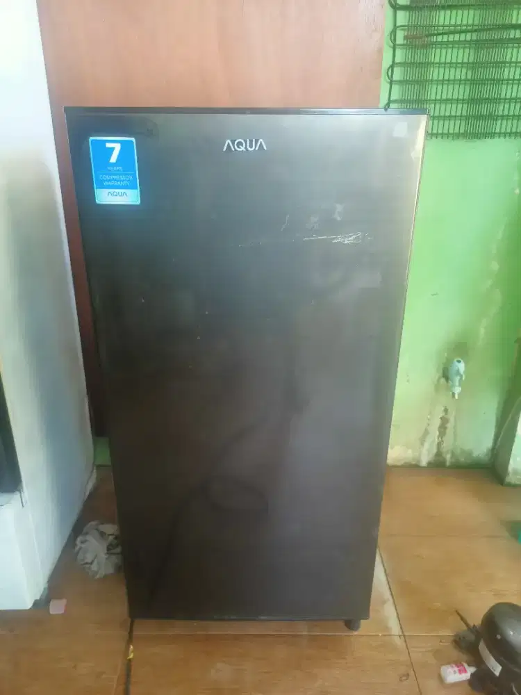 Kulkas mini aqua sawangan pasir putih