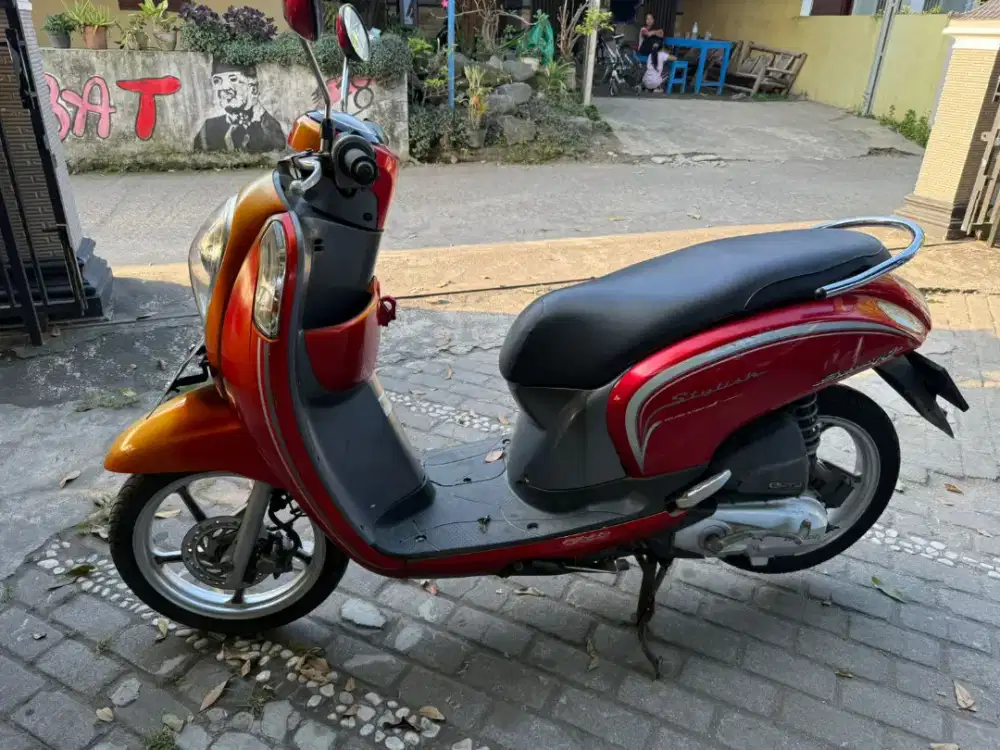 Scoopy esp stater halus THN 2016 plat B Jakarta