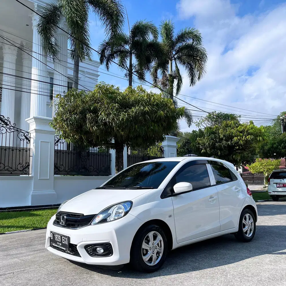 Dp 20 jt Honda Brio E matic 2018 istimewa