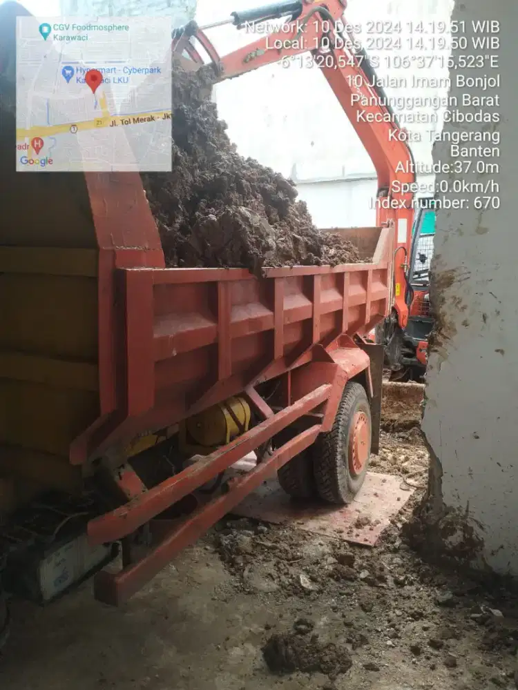 Urugan tanah merah angkut galian tanah campur