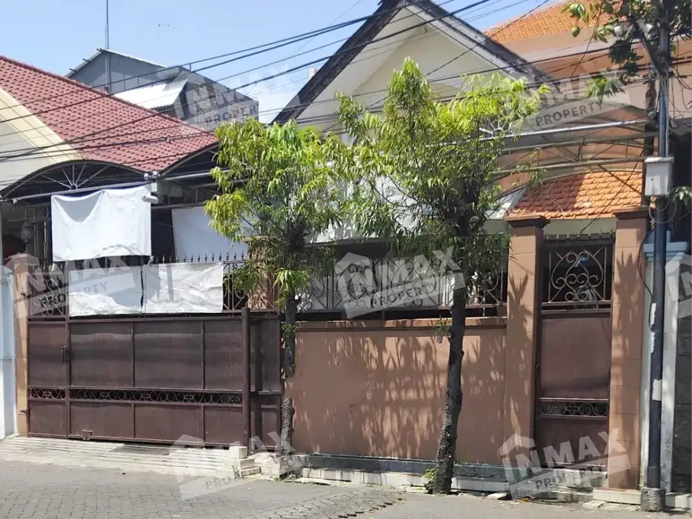 Rumah Luas 1,5 Lantai Dekat Merr Surabaya, Row Jalan 3 Mobil