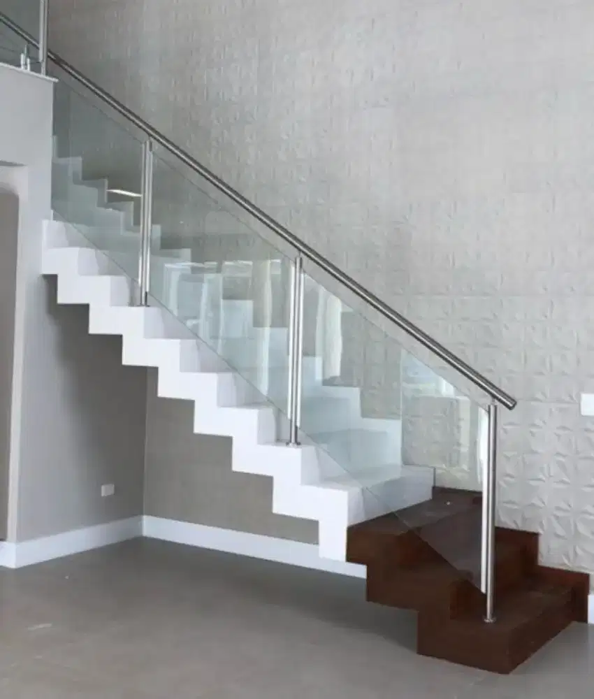 Railing Tangga Stainless Kombinasi Kaca Premium Minimalis Mewah