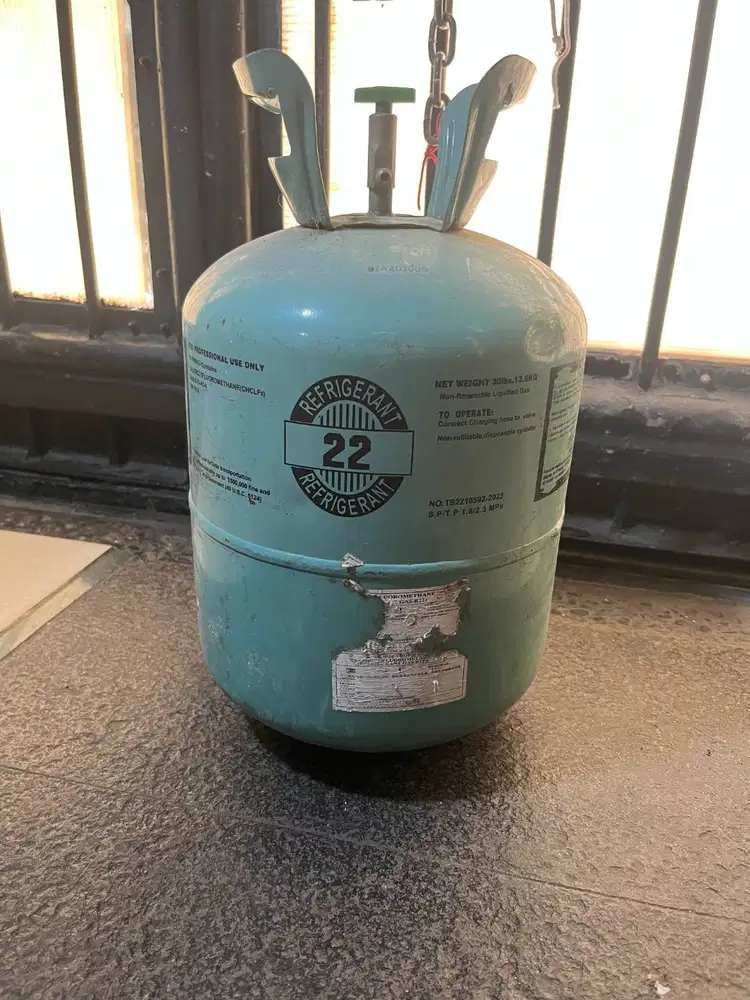 Freon R22 - berat kotor 6 kg
