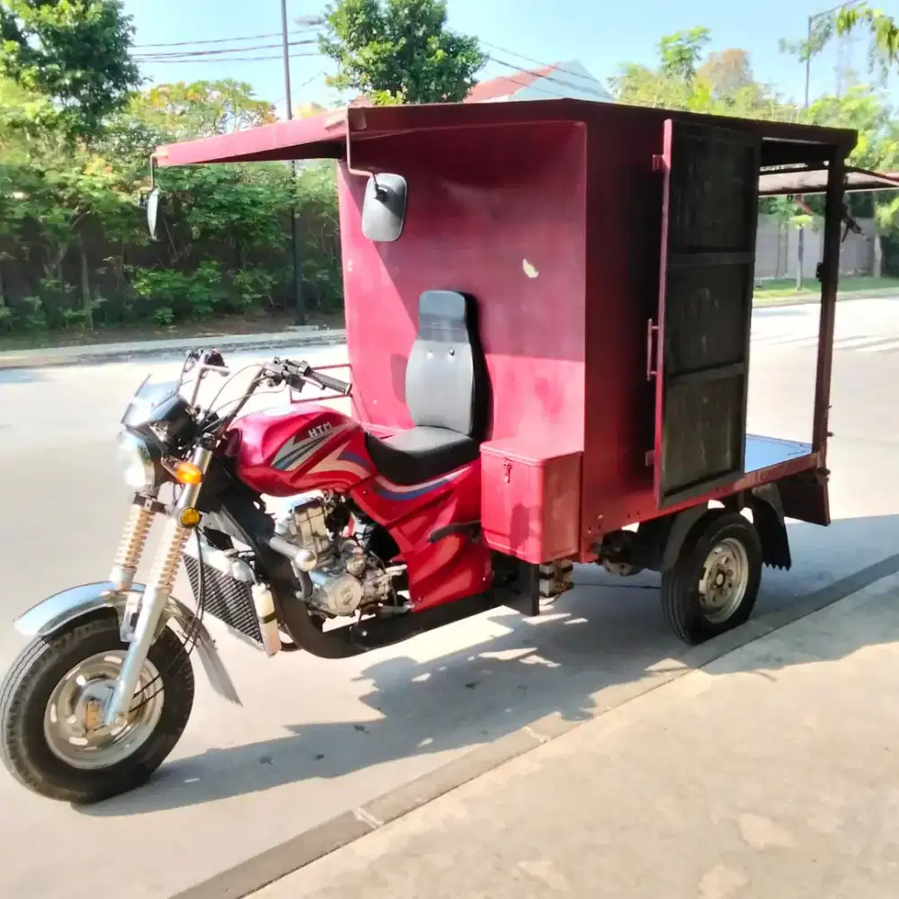 Motor viar kaisar bok roda tiga