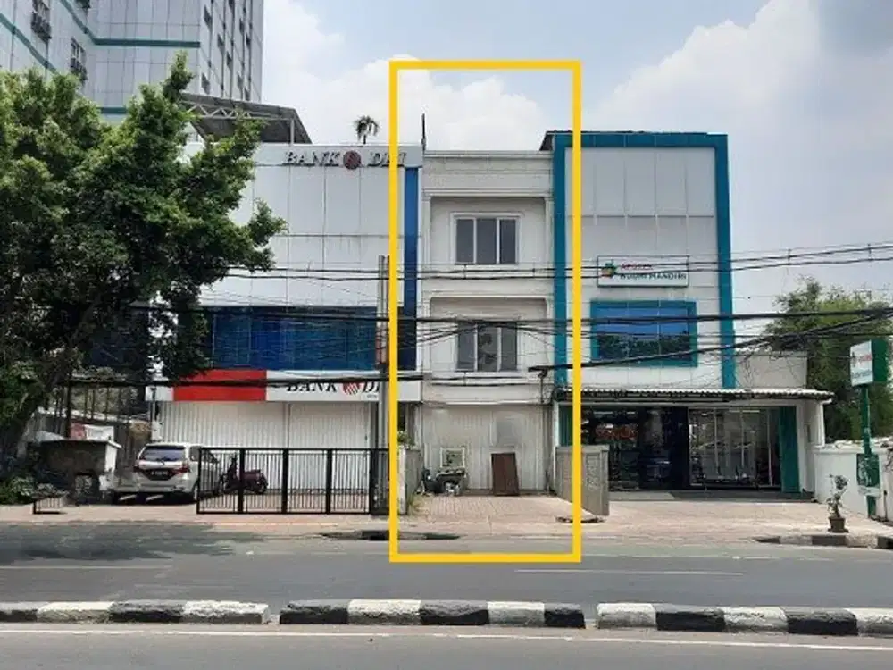 Disewakan Ruko 3,5 Lantai, luas 267m2 di Cawang,Kramat jati