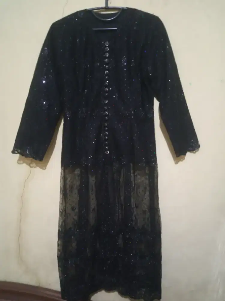 PRELOVED KEBAYA BRUKAT HITAM
