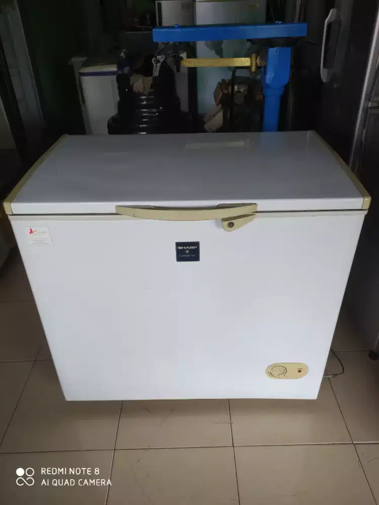 Freseer box SHARP 230LITER