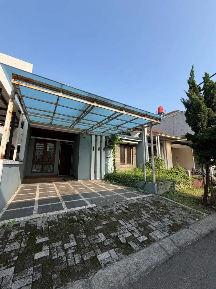 Dijual Rumah Nyaman Singgasana Pradana Bandung
