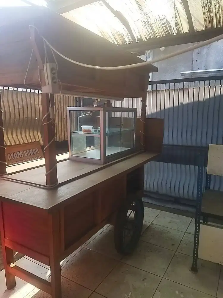 Gerobak kayu + etalase