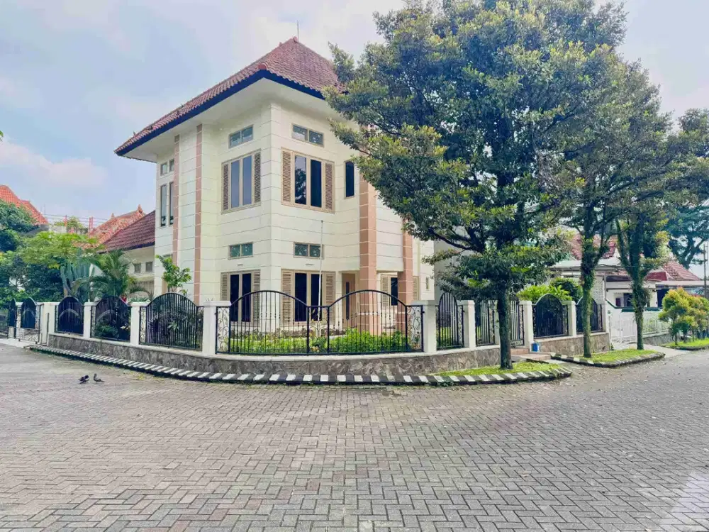 Rumah Mewah Posisi Hooq Row Jalan Kembar Permata Jingga Suhat