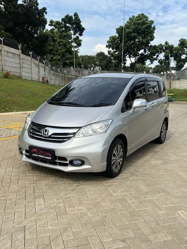 Honda freed SD AT 2013 ac double blower