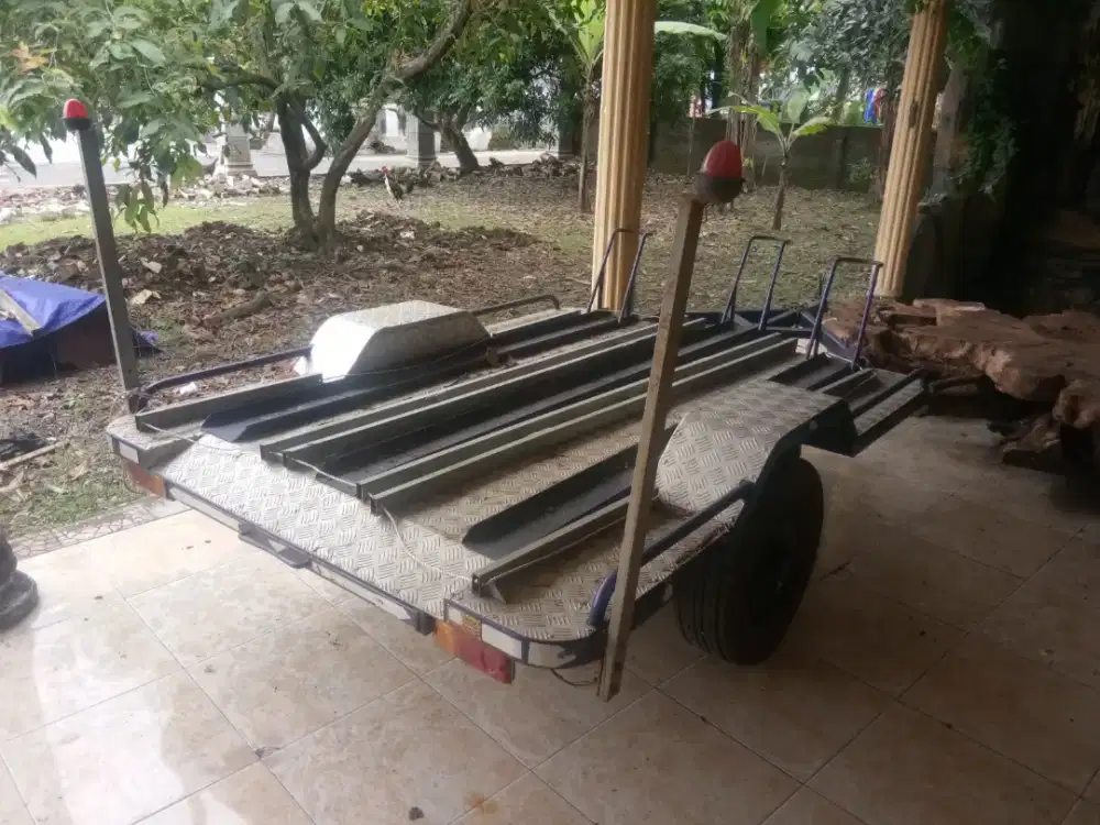 Anhang mobil bekas