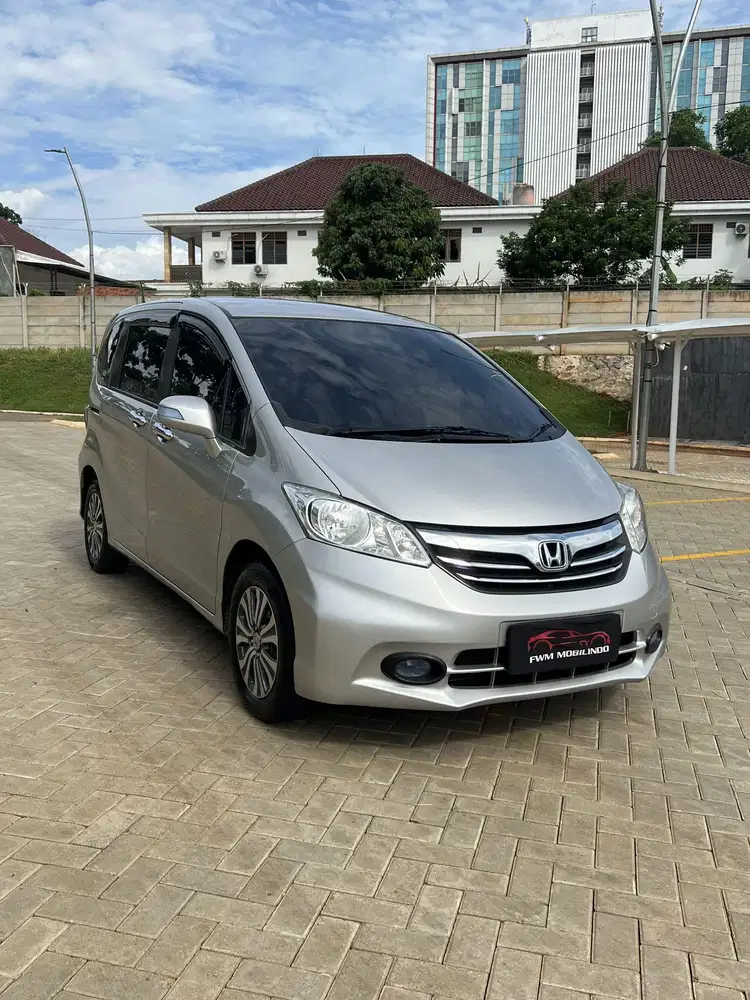 Honda freed SD AT 2013 ac double blower