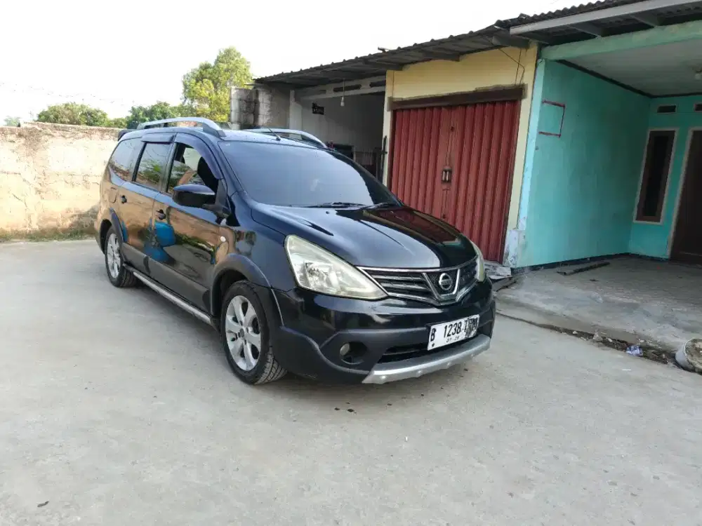 Nissan Grand livina Xgear 2013 mulus 3 baris