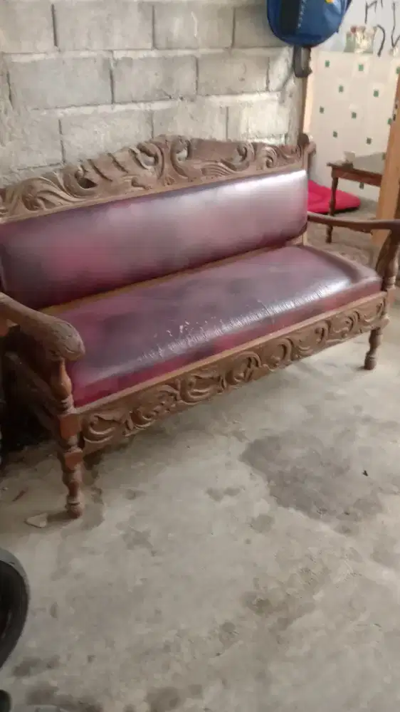 Kursi mebel antik