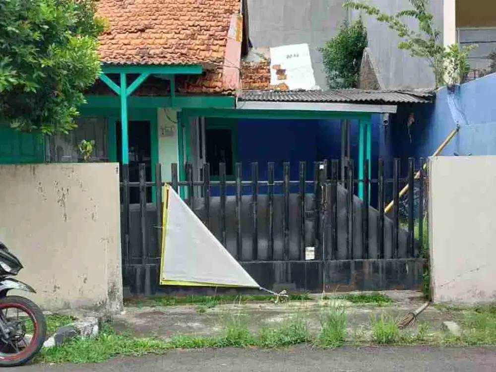 Dijual Rumah Lama 1 Lantai daerah Pegadungan Kalideres Jakarta Barat perlu renov sertifikat SHM harga nego