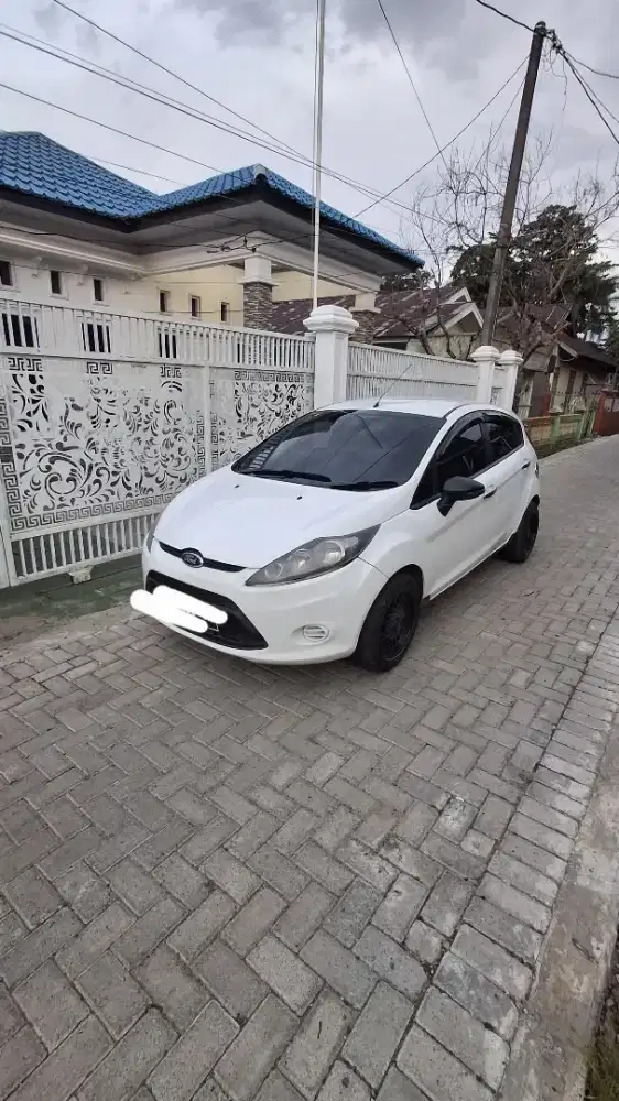 JUAL MOBIL SENDIRI FOR FIESTA M/T 2011