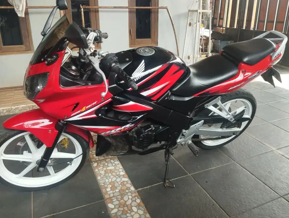 Honda Cbr 150 old 2006