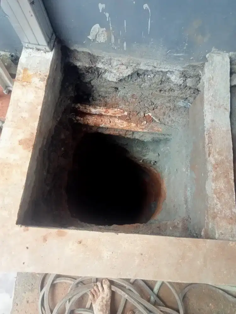 Tukang galih sumur