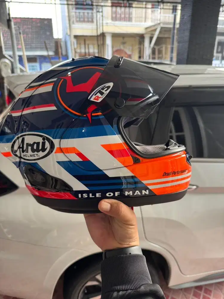 ARAI IOM TT 2024 LIMITED EDITION  (LIKENEW)