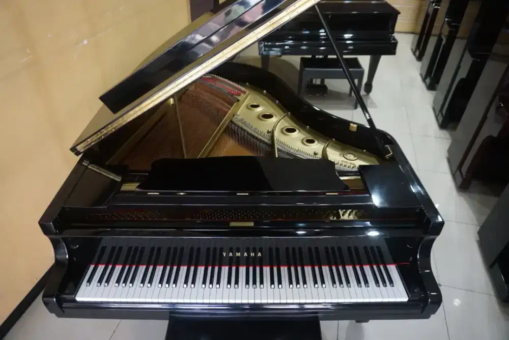 Grand Piano Yamaha G2F.