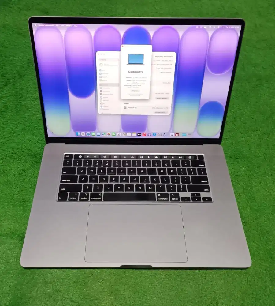 MacBook Pro 2019 16inch i7 32/1 TB Grey Touchbar Dual VGA Mulus Murah