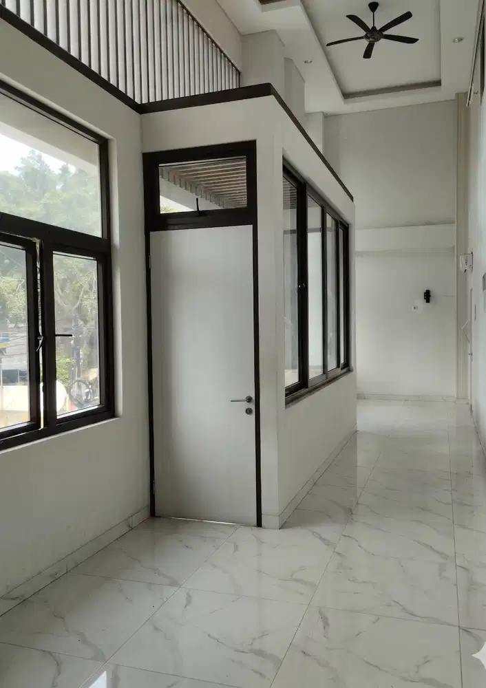 DISEWAKAN RUANG SERBAGUNA / KANTOR / F&B MAKAN TOMANG JAKARTA BARAT