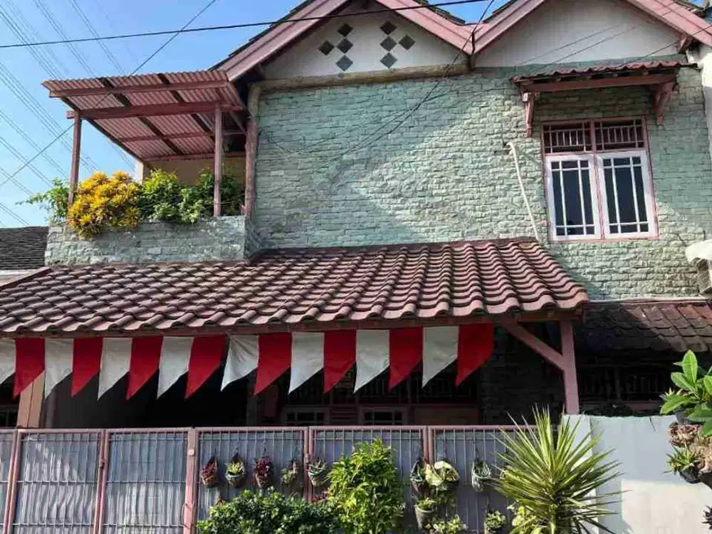 Dijual Rumah 2 Lantai Siap Huni Furnished dalam Perumahan di Jatibening, Bekasi, 5 menit ke akses LRT Cikunir Bebas Banjir