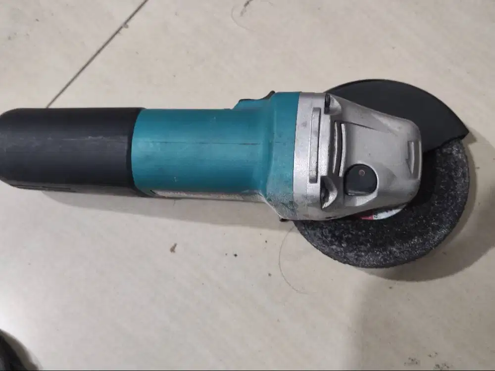 MAKITA Mesin Gerinda Tangan 9558HN Angle Grinder 5 Inch Preloved bekas