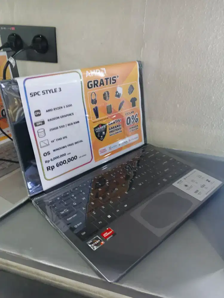 Laptop SPC Style 3 RYZEN 3 8/256GB | BJSA CICILAN SYARAT KTP SAJA