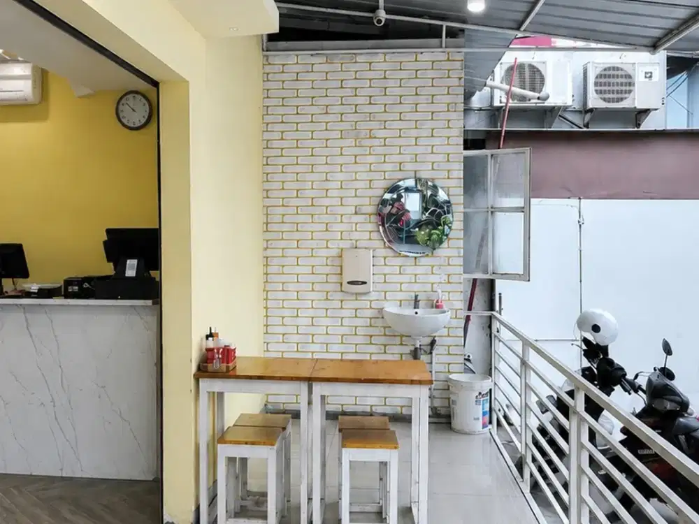 Ruko Hoek luas di Summagung, Kelapa Gading