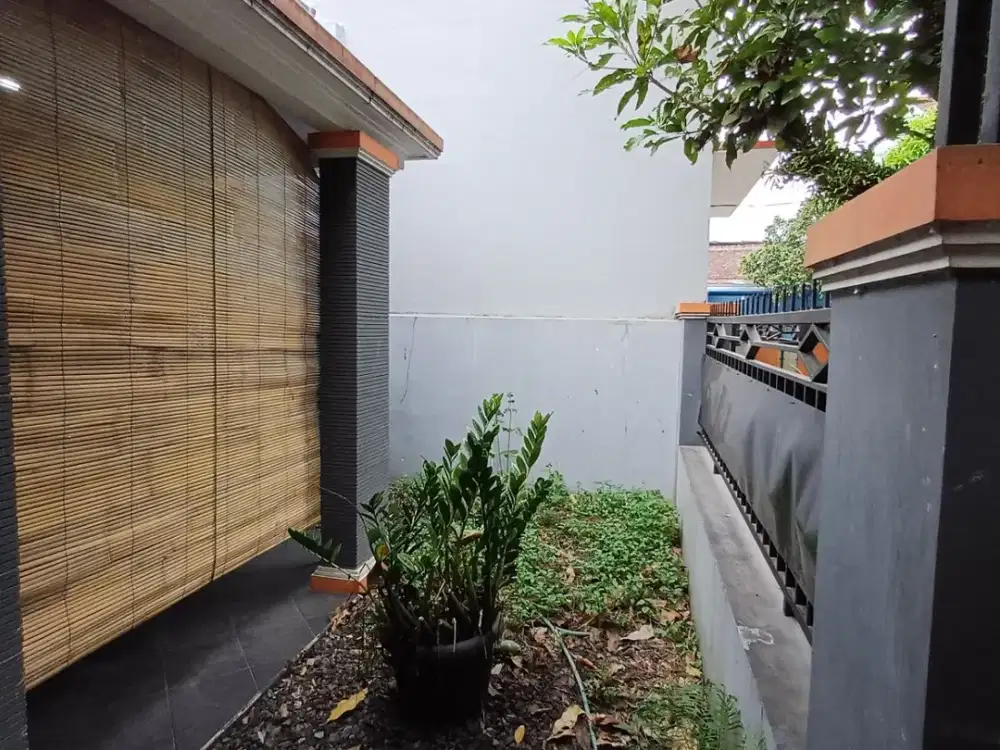 Rumah Ideal Siap Huni di Titan Asri. dekat Bandara, Exit Tol, RSSA, dekat Kampus Brawijaya, UM, dekat Mall Matos, Mog, Malang.NLMLG00005