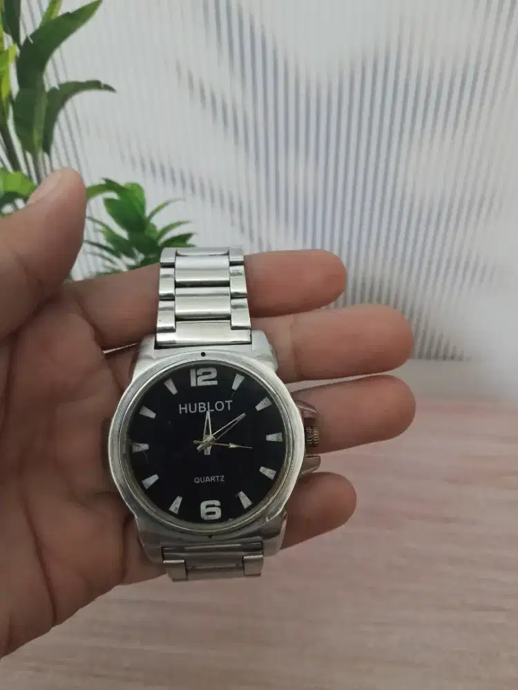 Jam Tangan Analog Quartz Pria Stainless Casual