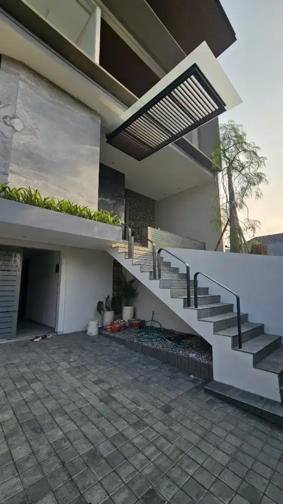 Rumah Mewah Konsep Villa Bukit Golf Citraland 3 Lantai Best Deal