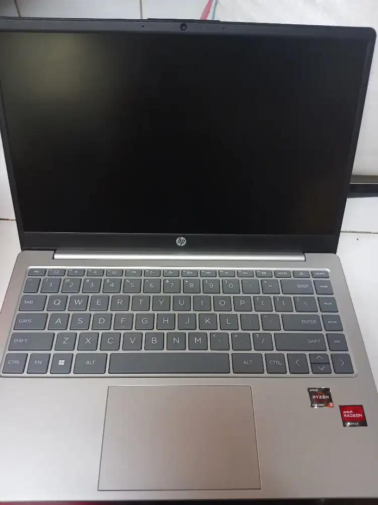 HP 14-EM0197
RYZEN 3 7000 SERIES
RAM 8 
SSD 256
