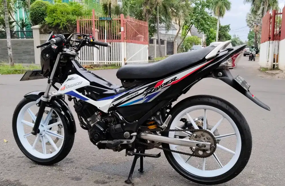 Suzuki satria fu full variasi tahun 2014 akhir