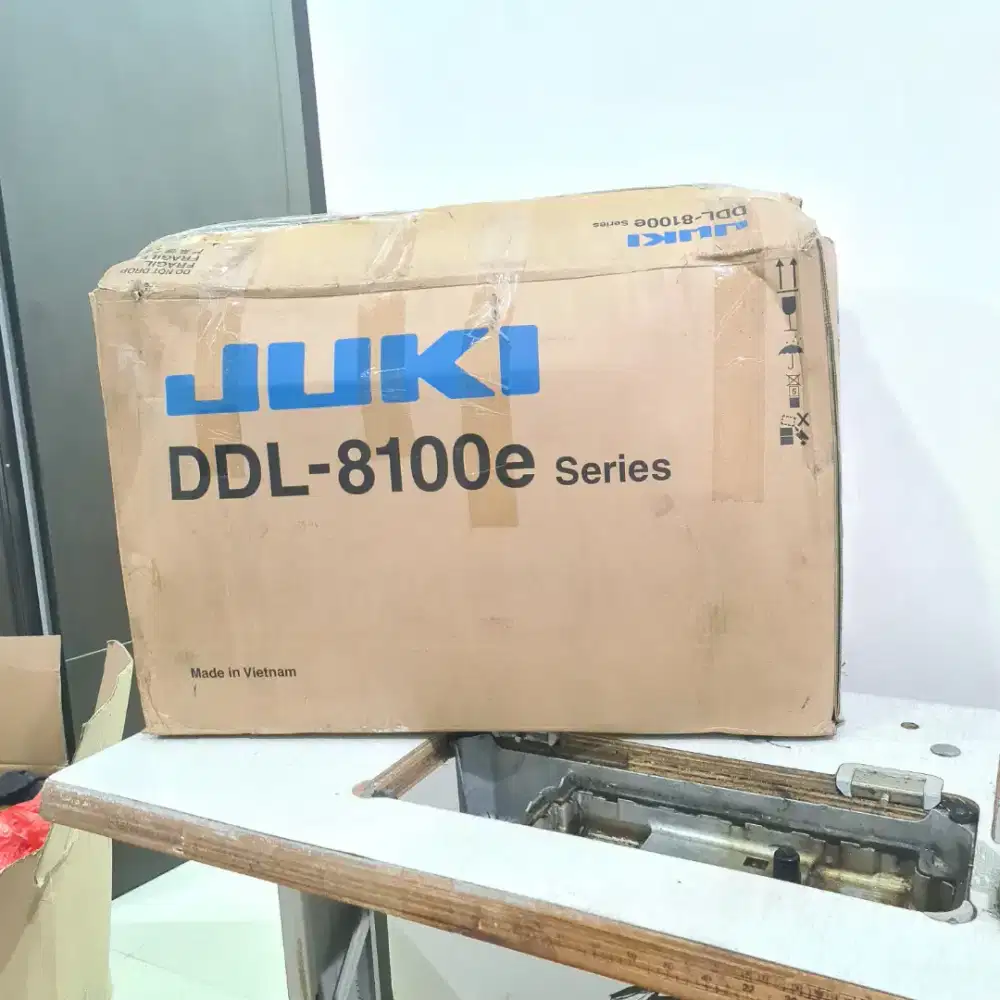 Mesin jahit JUKI 8100 Servo + Meja LED Full set Siap pakai