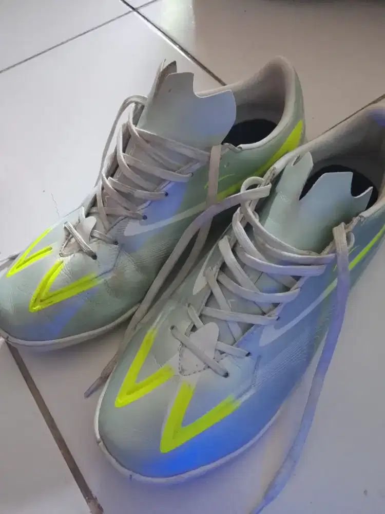 jual sepatu futsal merek specs galactica