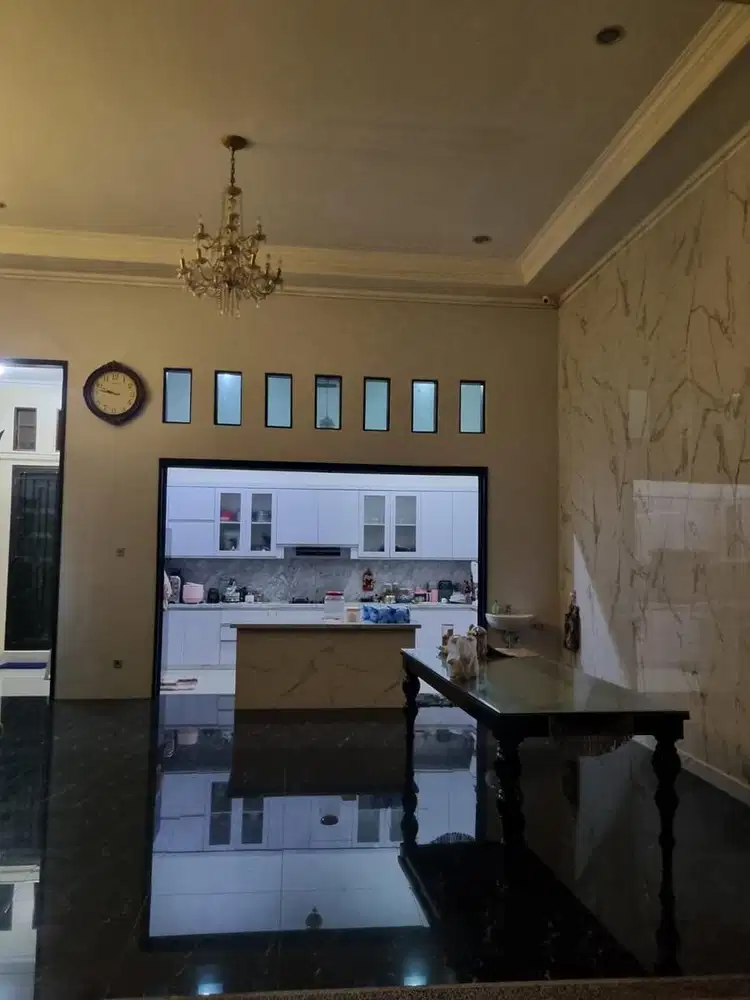 Rumah mewah besar