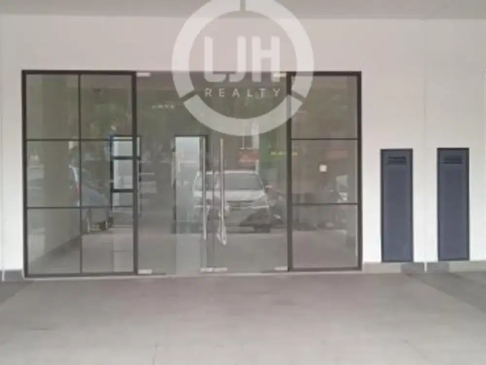 Disewakan Ruko 3 Lantai Lokasi Strategis di Collins Boulevard, Metland Cakung, Jakarta Timur