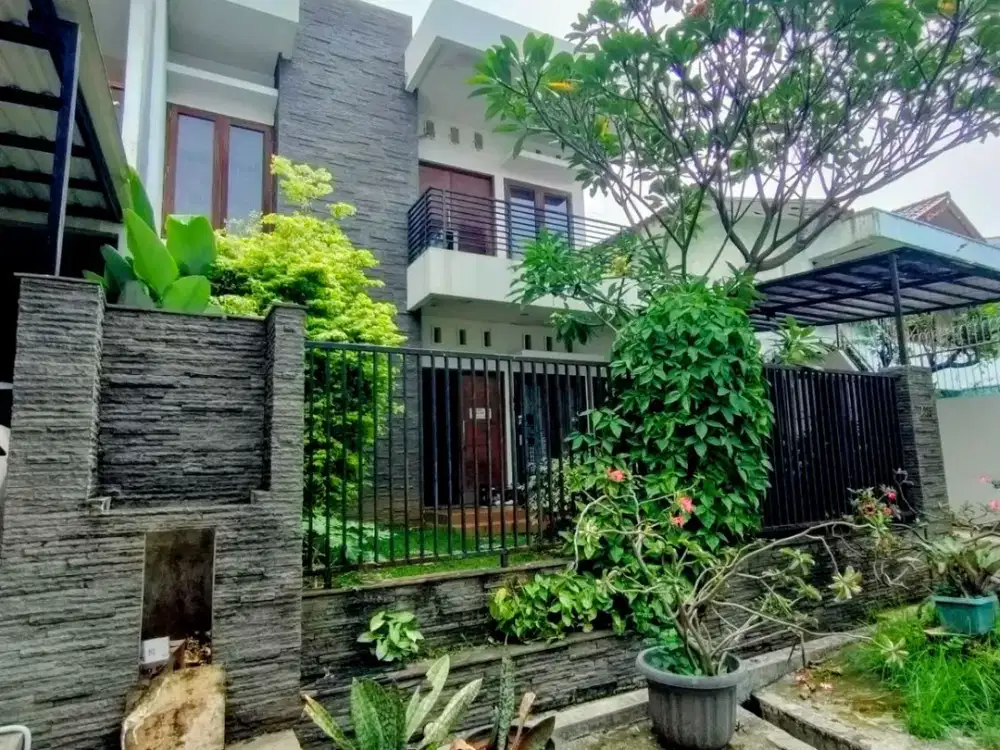 Di Jual Rumah Bagus 2 Lantai, Asri dan Nyaman SHM di Lebak Bulus Jakarta Selatan