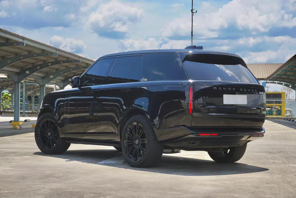 Land Rover Vogue P400 First Edition ATPM 2022 / 2023