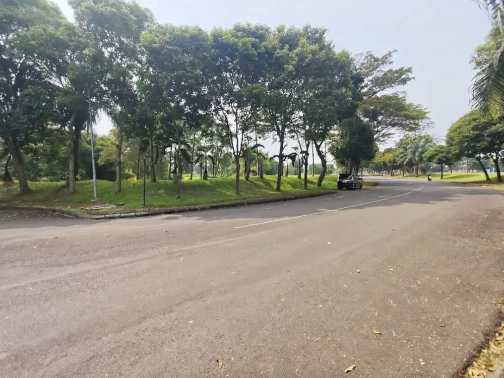 Kavling view Golf dan danau lokasi depan gerbang cluster di Pondok Damar, Suvarna Sutera, Cikupa