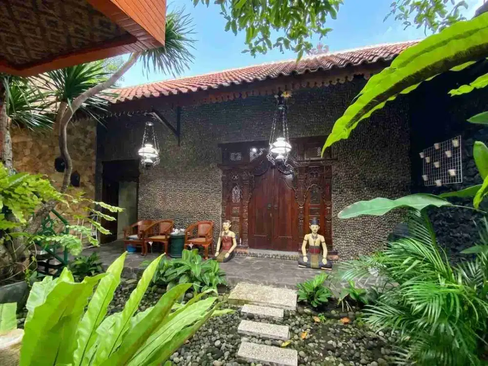 dijual guest house bagus siap pakai di colomadu