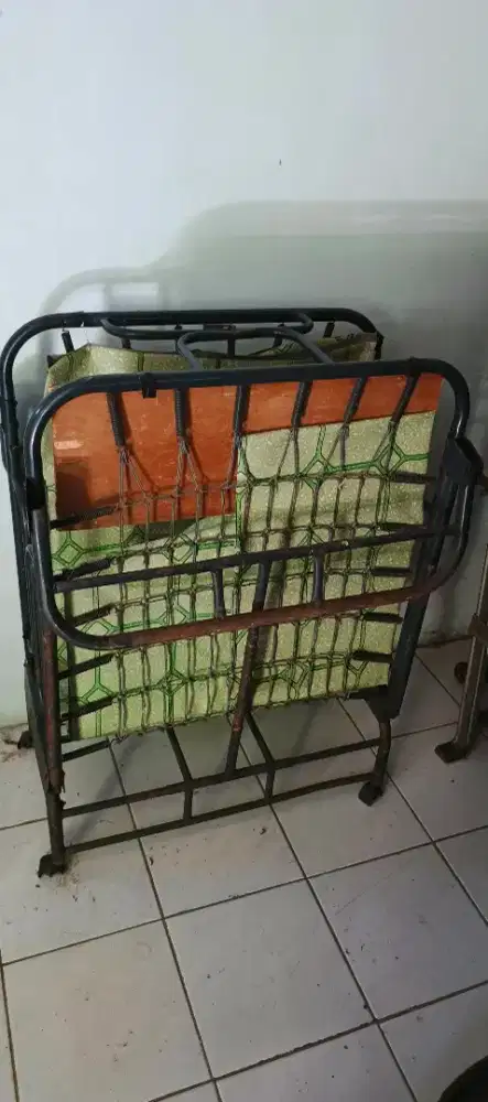 FOLDING BED SINGLE KONDISI BISA DIGUNAKAN DENGAN BAIK