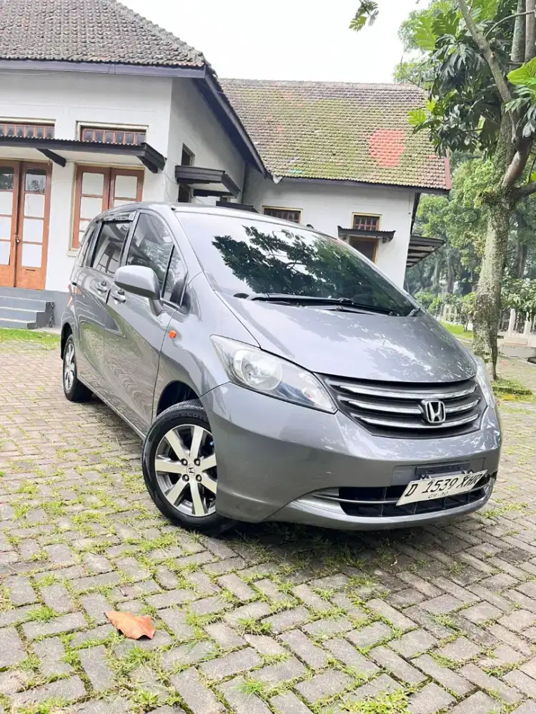 Honda Freed 2010 Bensin