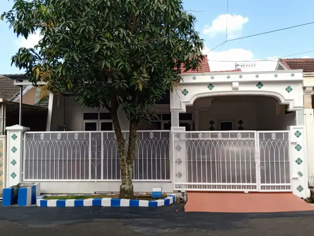 Rumah Modern jalan Titan Asri,Malang. dekat Kampus UB, UM, dekat Kayutangan Heritage, dekat alun alun kota Malang, Terminal, Stasiun,Malang.NLMLG00004