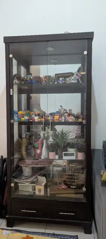 Lemari Hias Kaca 2 Pintu