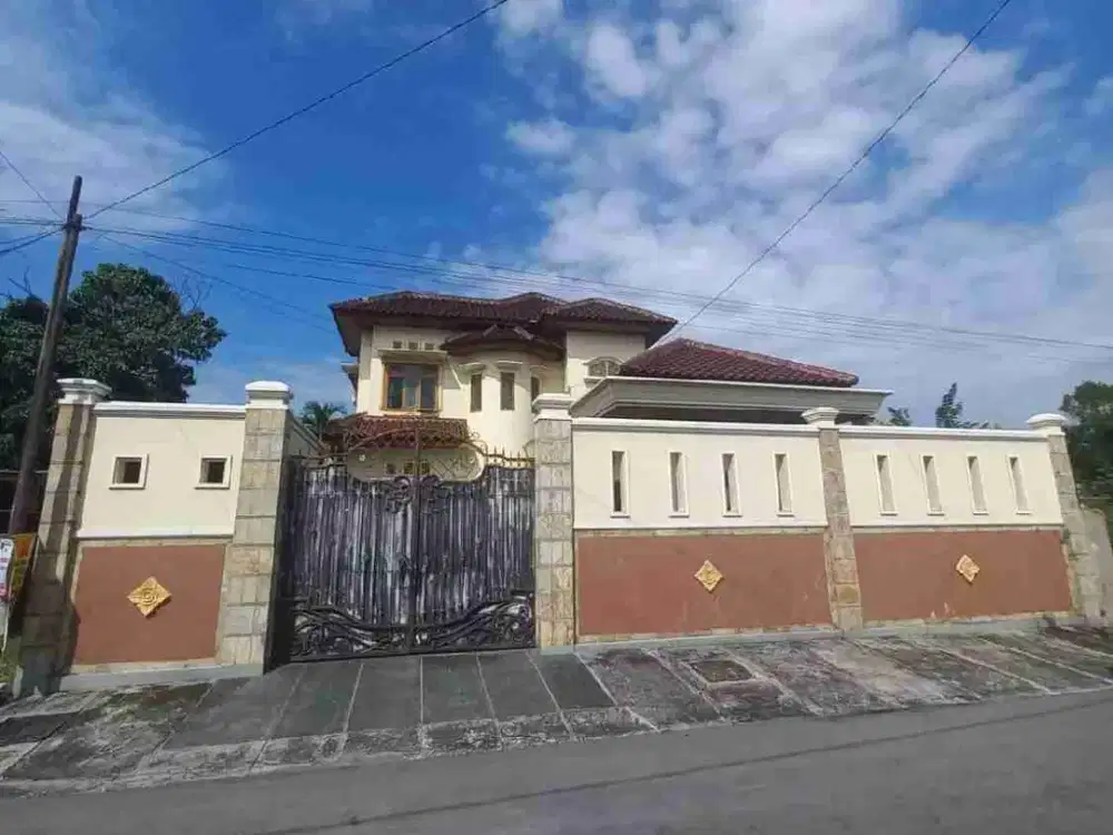 Dijual Rumah Mewah Kartosuro Solo